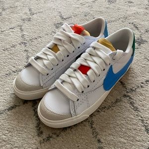 Nike Women’s Blazer Low ’77 Jumbo White / Malachite University Blue